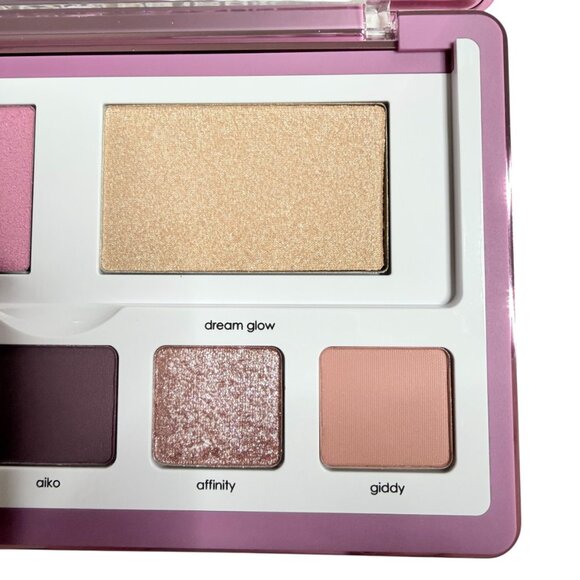 Natasha Denona Love Face palette eyeshadow and cheek - Picture 3 of 5